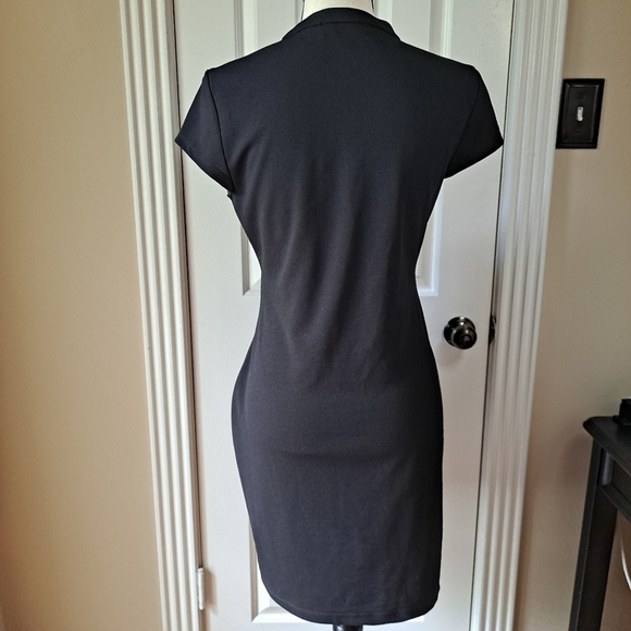 Guess size Medium Women's shift dress black zip front - Picture 3 of 9